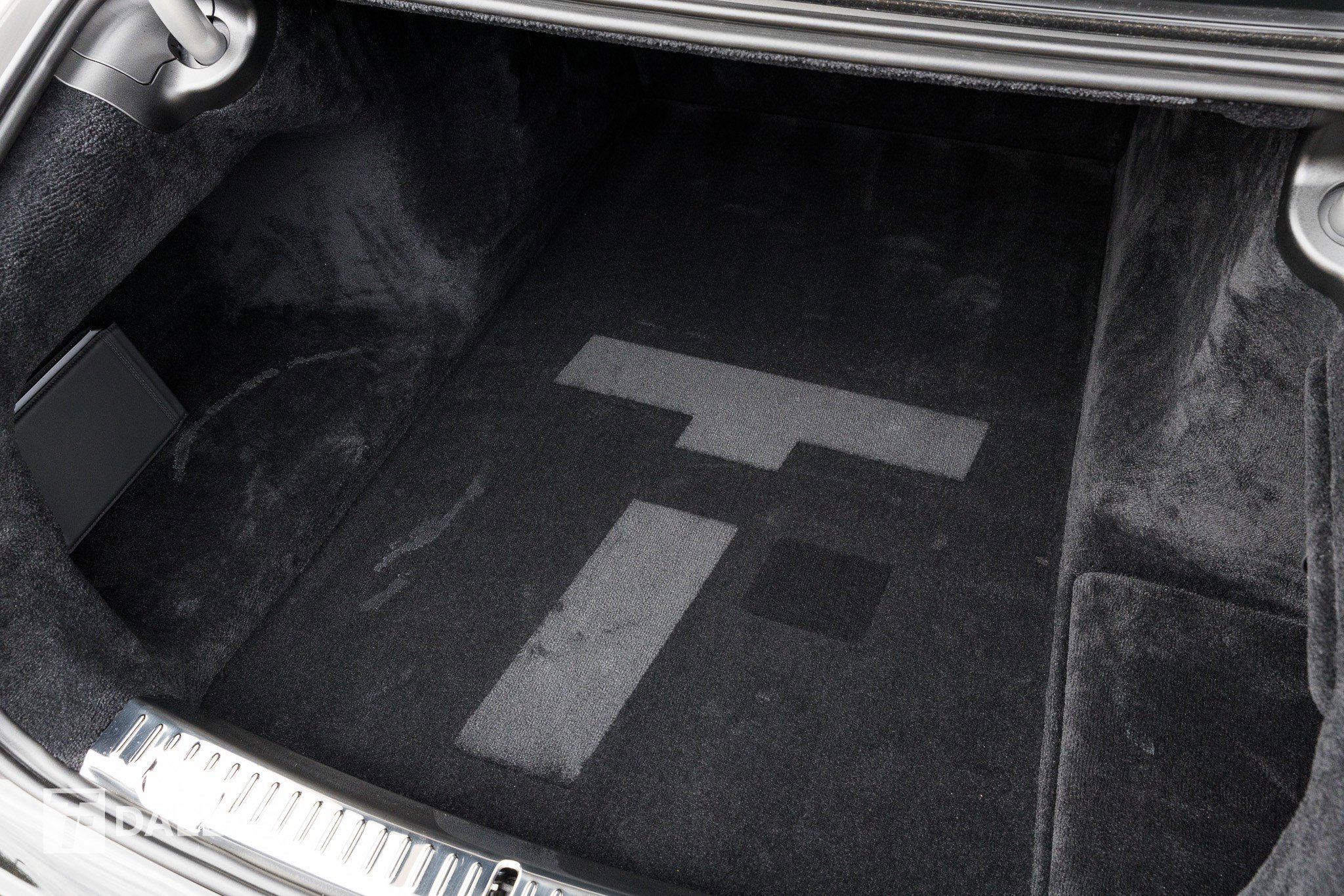 Used 2023 Rolls-Royce Phantom Sedan w/ The Phantom Package image 42