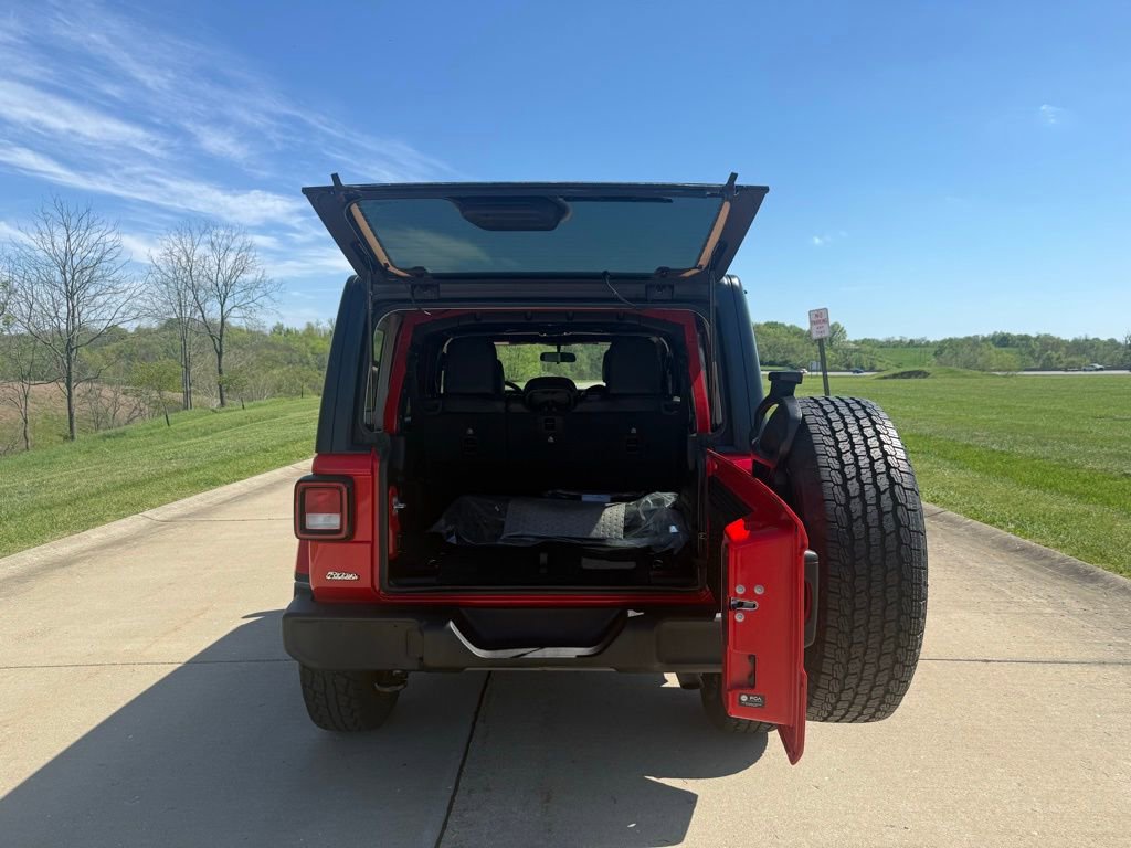 Used 2023 Jeep Wrangler Sport S AWD/4WD image 5