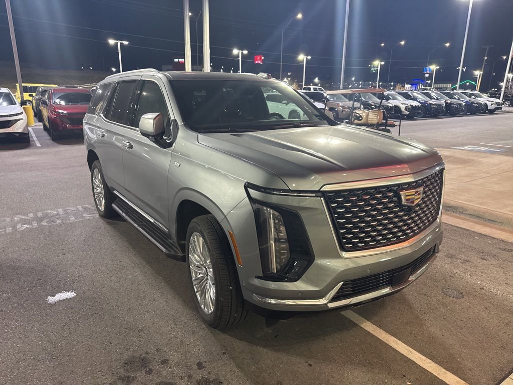 Used 2025 Cadillac Escalade Premium Luxury image 3