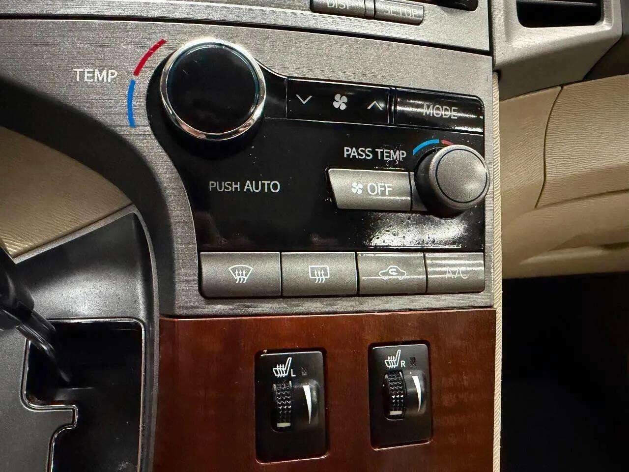 Used 2011 Toyota Venza AWD image 18