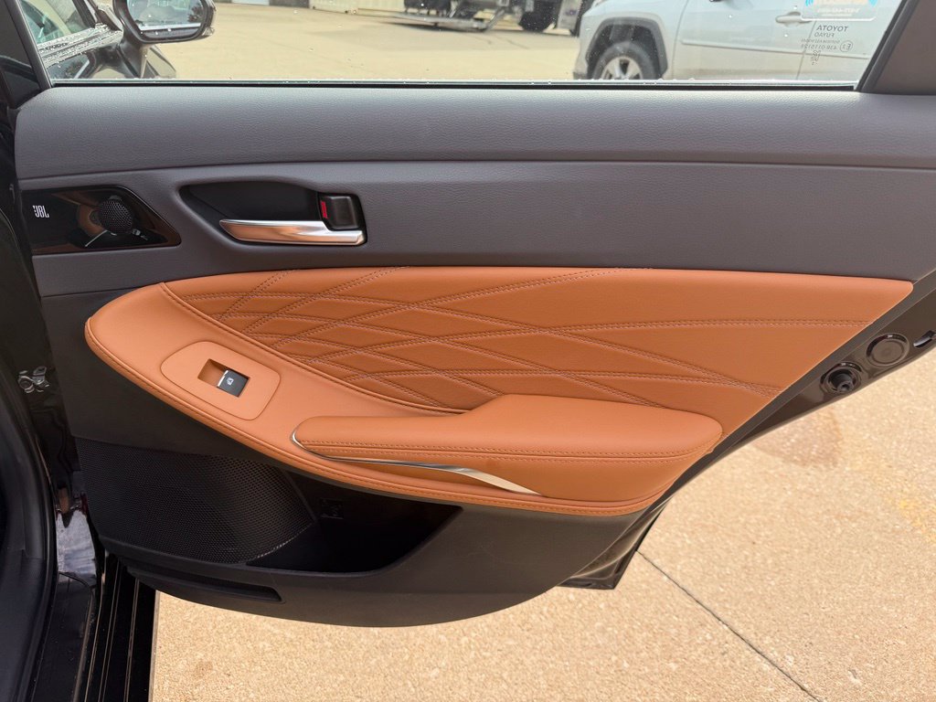 Certified 2020 Toyota Avalon Limited w/ Advanced Safety Package FWD image 32
