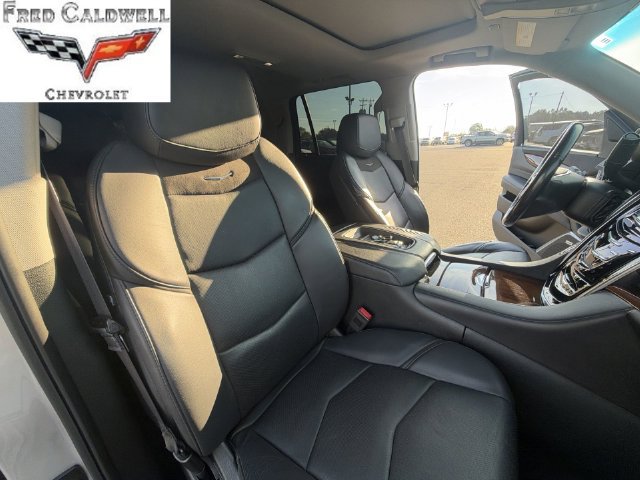 Used 2017 Cadillac Escalade Luxury AWD/4WD image 34