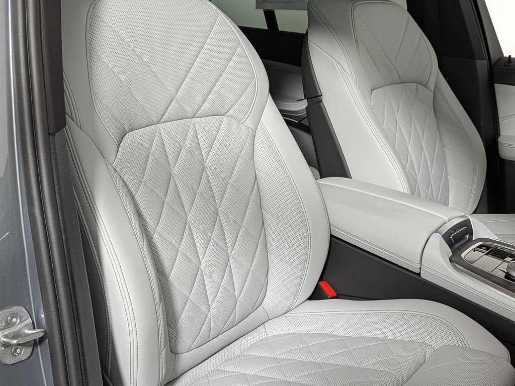 Certified 2024 BMW X5 xDrive40i w/ M Sport Package image 31