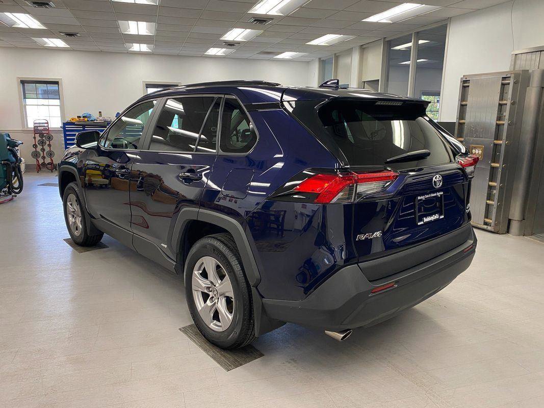 Used 2025 Toyota RAV4 XLE image 6