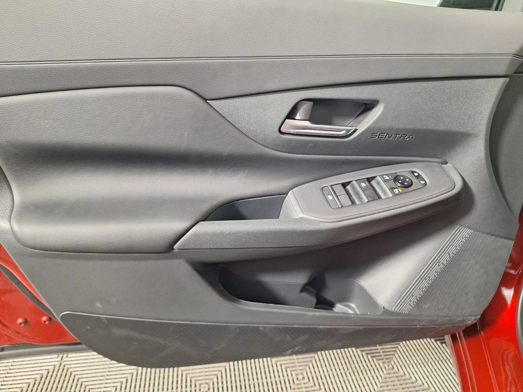 Used 2026 Nissan Sentra SV w/ SV Convenience Package FWD image 29