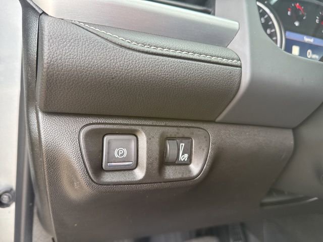 Used 2023 GMC Acadia SLT w/ Preferred Package AWD/4WD image 24
