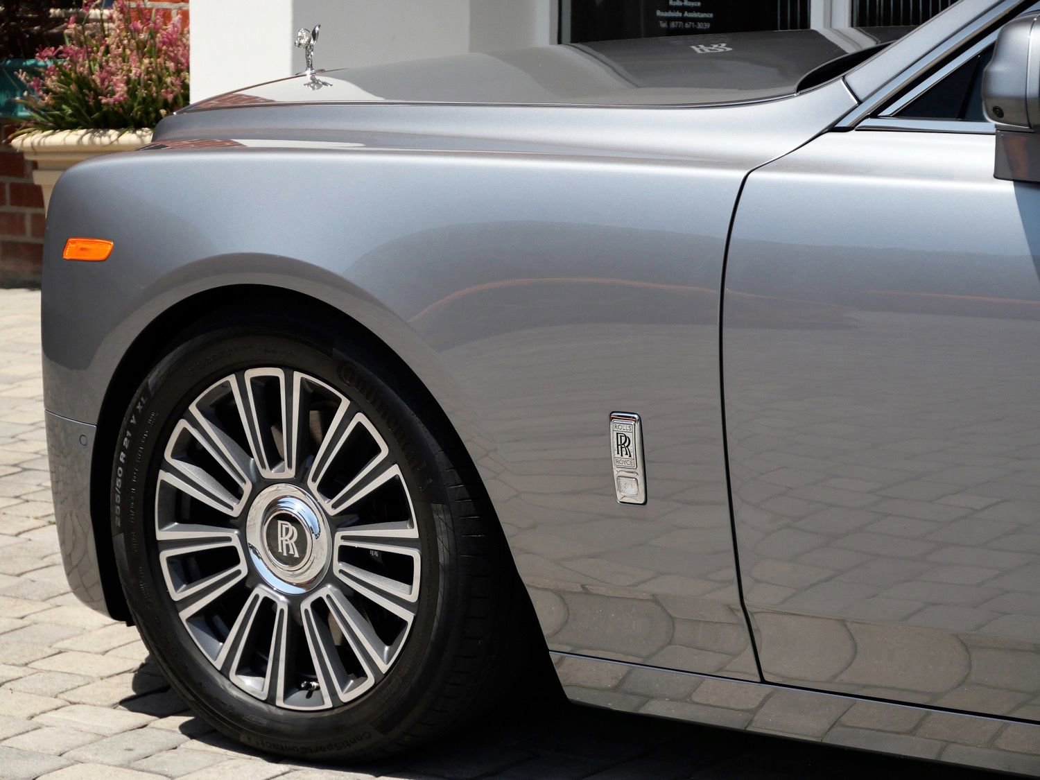 Certified 2023 Rolls-Royce Phantom Sedan RWD image 23