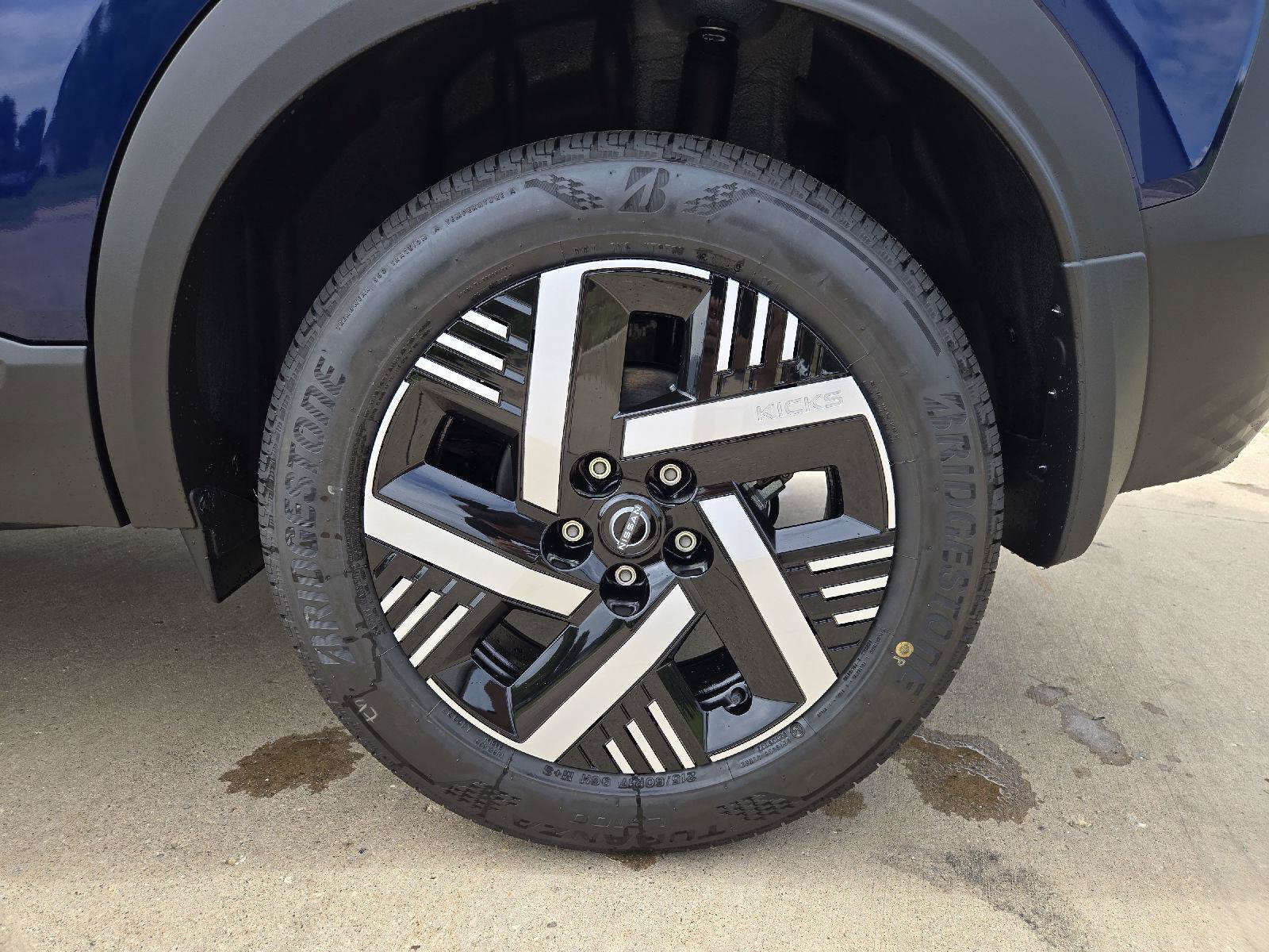 New 2026 Nissan Kicks SV w/ Cold Weather Package FWD image 9