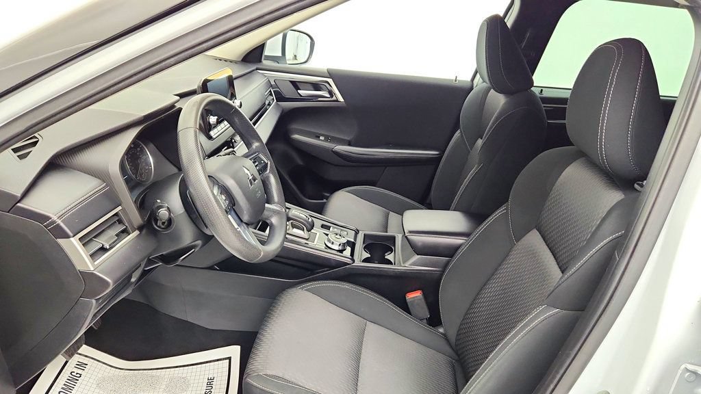 Used 2022 Mitsubishi Outlander ES AWD/4WD image 18