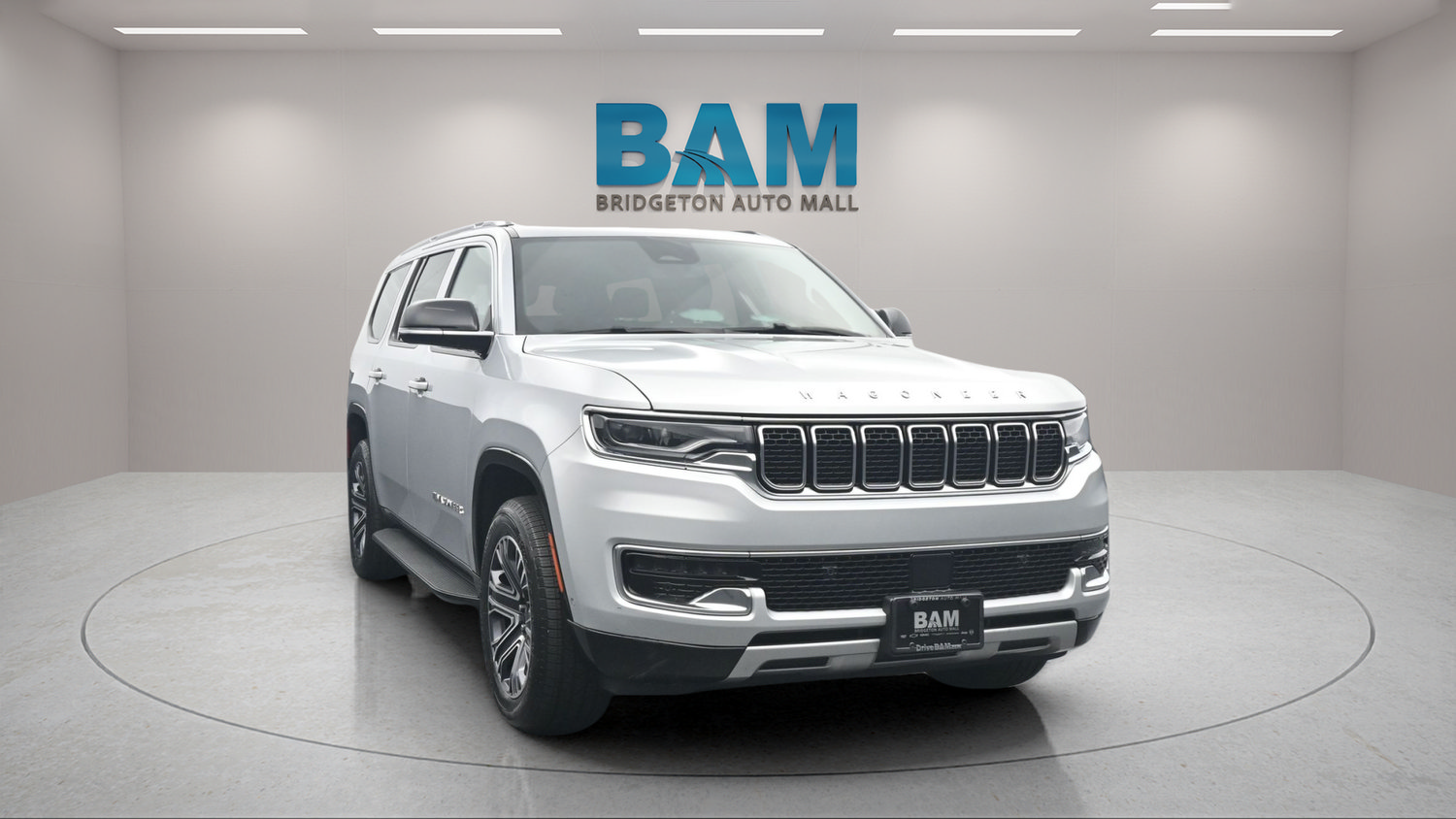 Used 2024 Jeep Wagoneer Series II AWD/4WD image 2