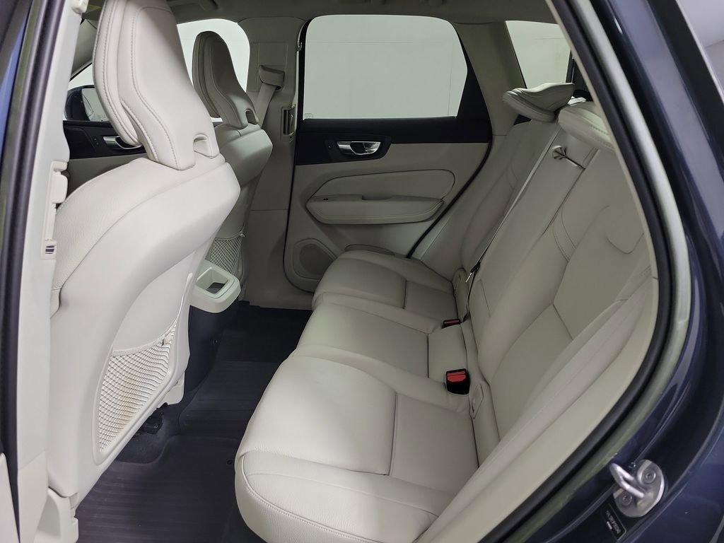 Certified 2023 Volvo XC60 B5 Plus w/ Protection Package Premier AWD/4WD image 14