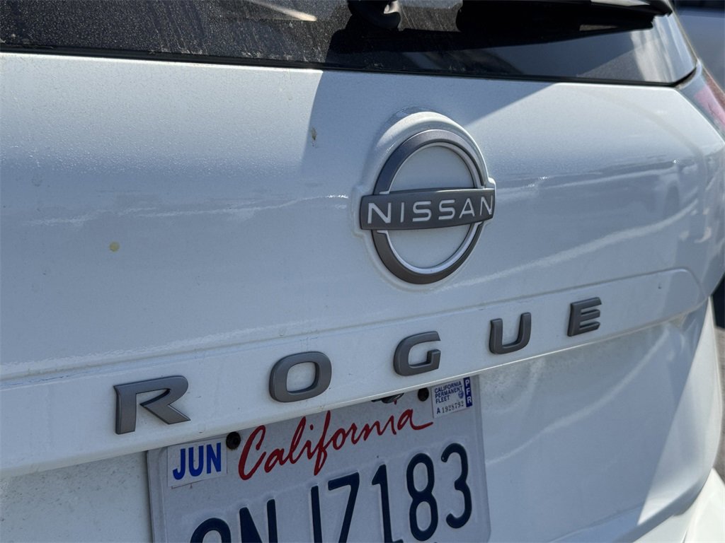 Used 2024 Nissan Rogue S image 3