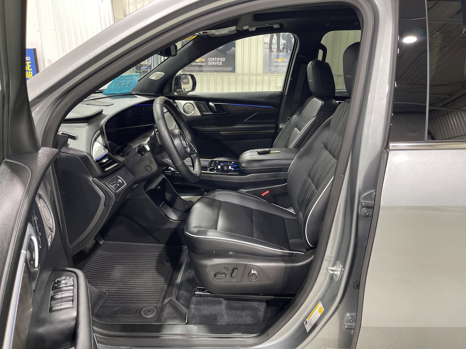 Used 2025 Buick Enclave Avenir w/ Trailering Package, 5000 lbs. AWD/4WD image 2