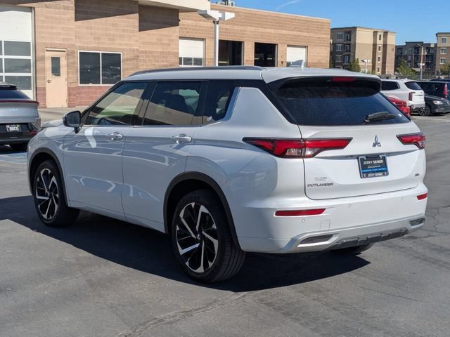 Used 2023 Mitsubishi Outlander SEL AWD/4WD image 4