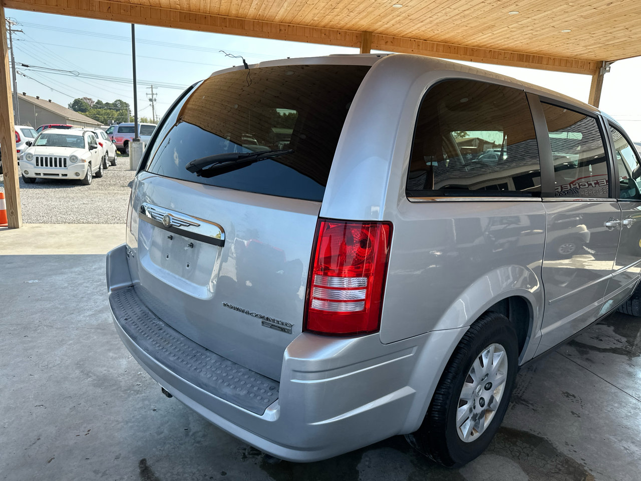 Used 2009 Chrysler Town & Country LX w/ PWR Convenience Group image 13