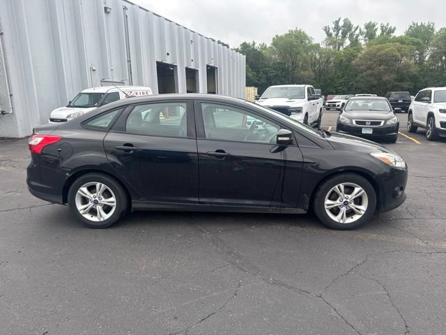 Used 2014 Ford Focus SE w/ SE Winter Package FWD image 11