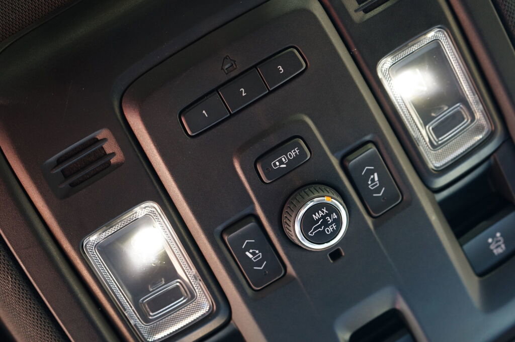 Used 2021 Chevrolet Tahoe High Country w/ Premium Package image 25