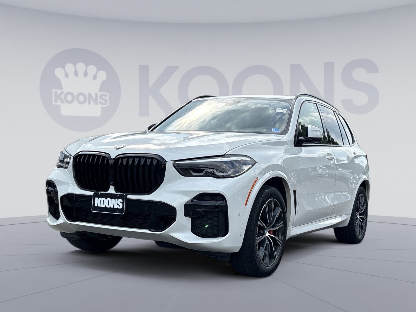 Used 2023 BMW X5 xDrive40i w/ M Sport Package AWD/4WD image 1