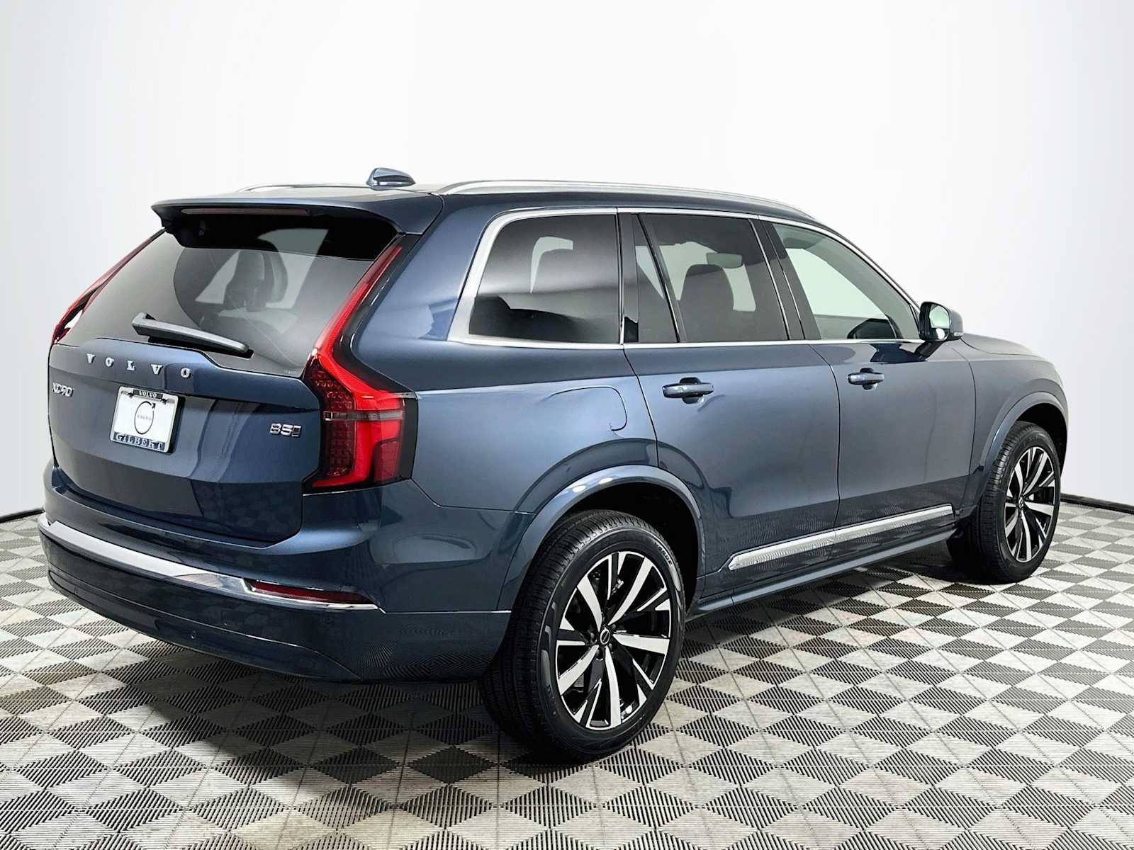 Used 2026 Volvo XC90 B5 Core AWD/4WD image 7