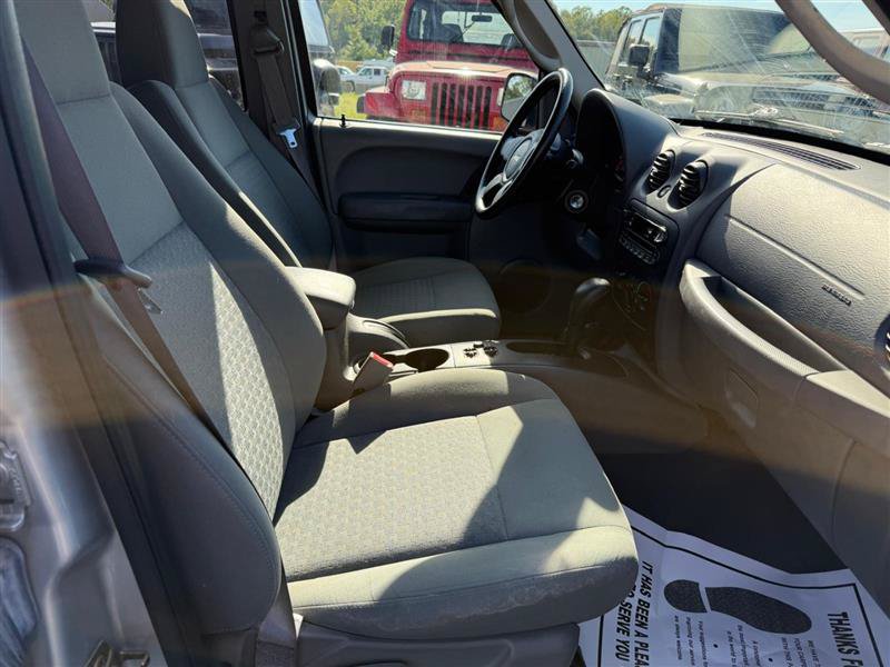 Used 2007 Jeep Liberty Sport AWD/4WD image 12