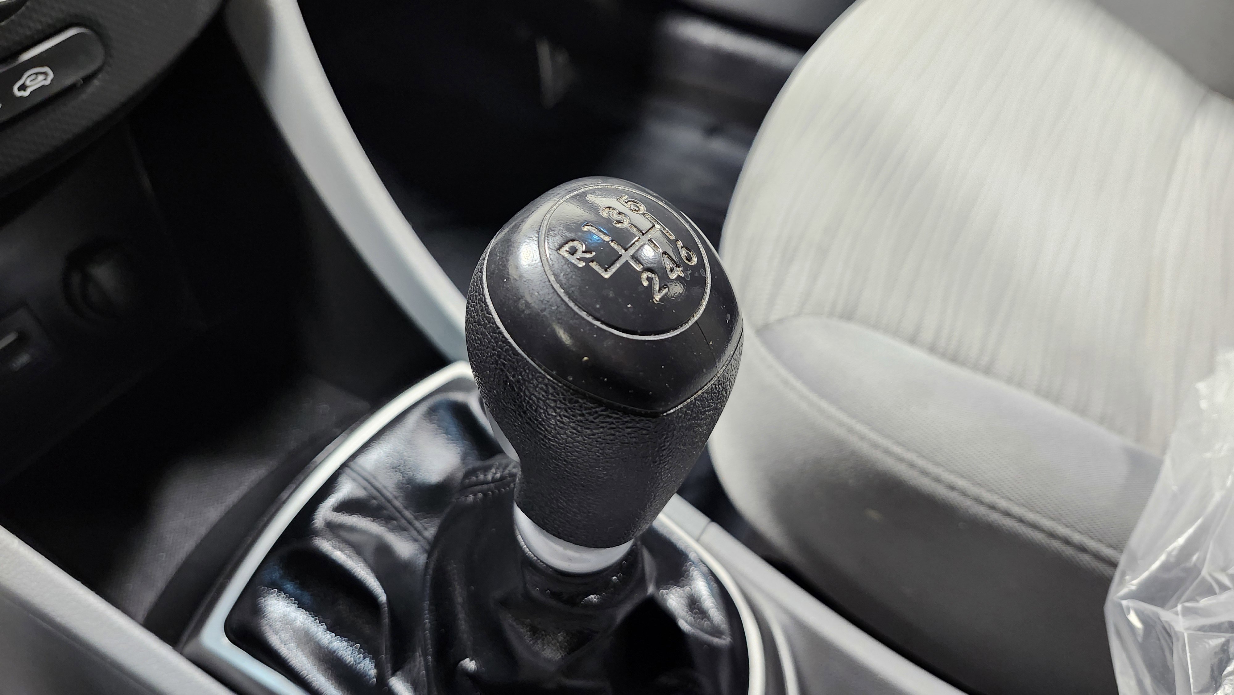 Used 2015 Hyundai Accent GS image 2