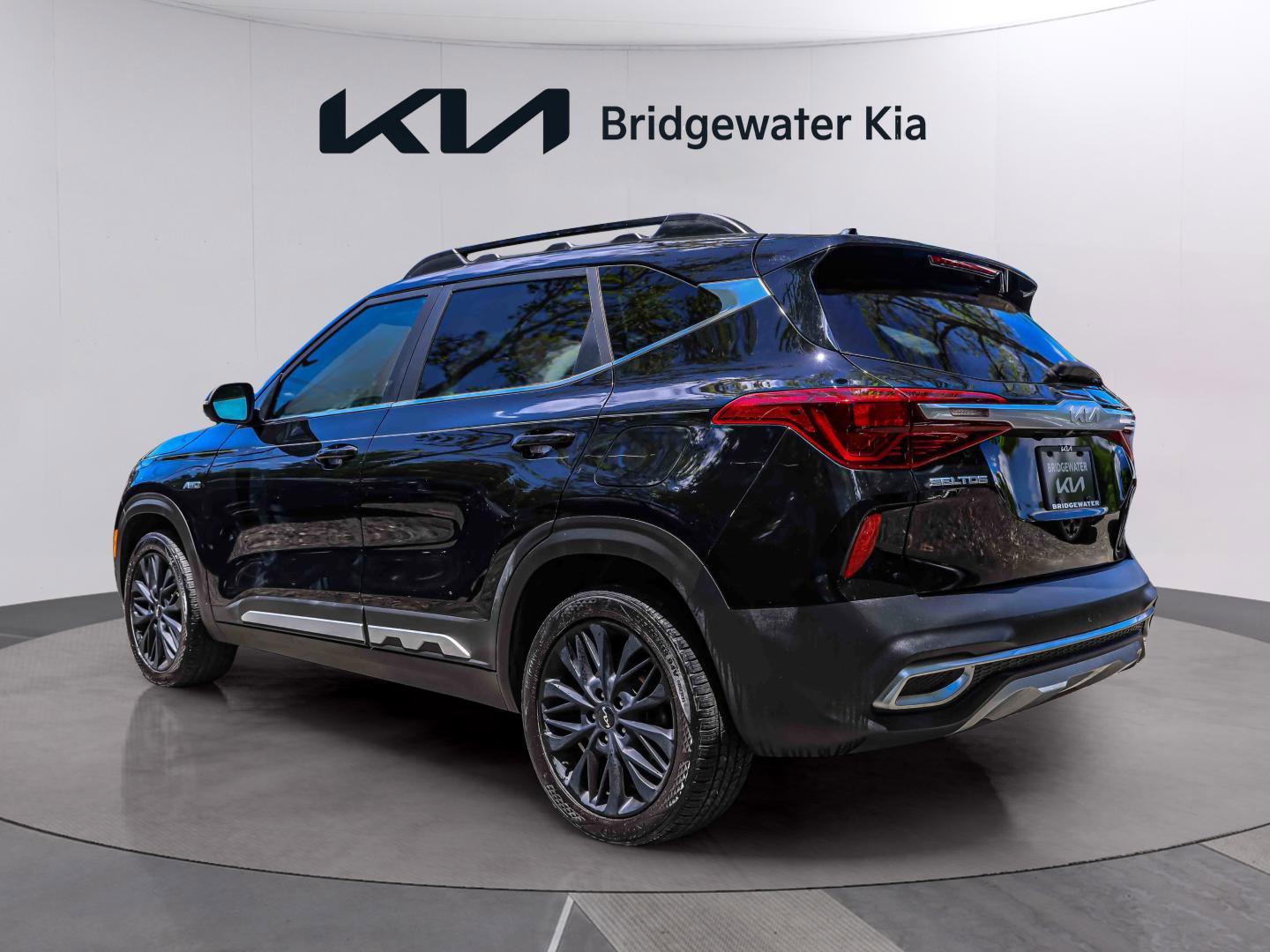 Certified 2023 Kia Seltos Nightfall Edition AWD/4WD image 4
