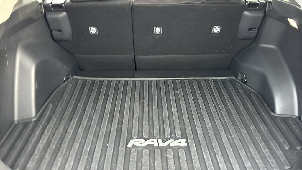 Used 2025 Toyota RAV4 LE AWD/4WD image 29