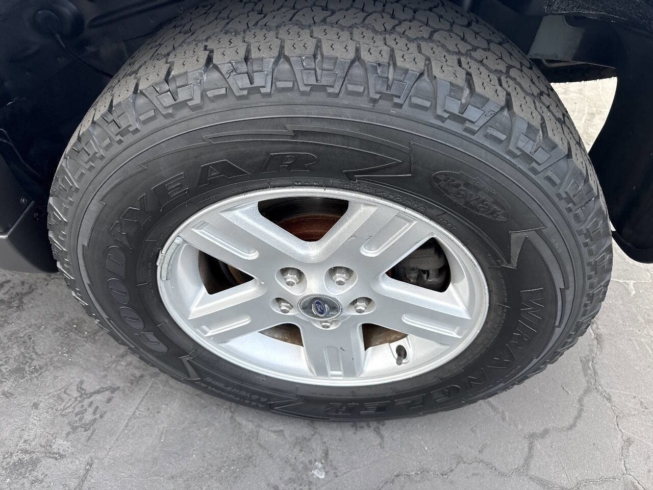 Used 2005 Ford Escape 2WD Hybrid image 29