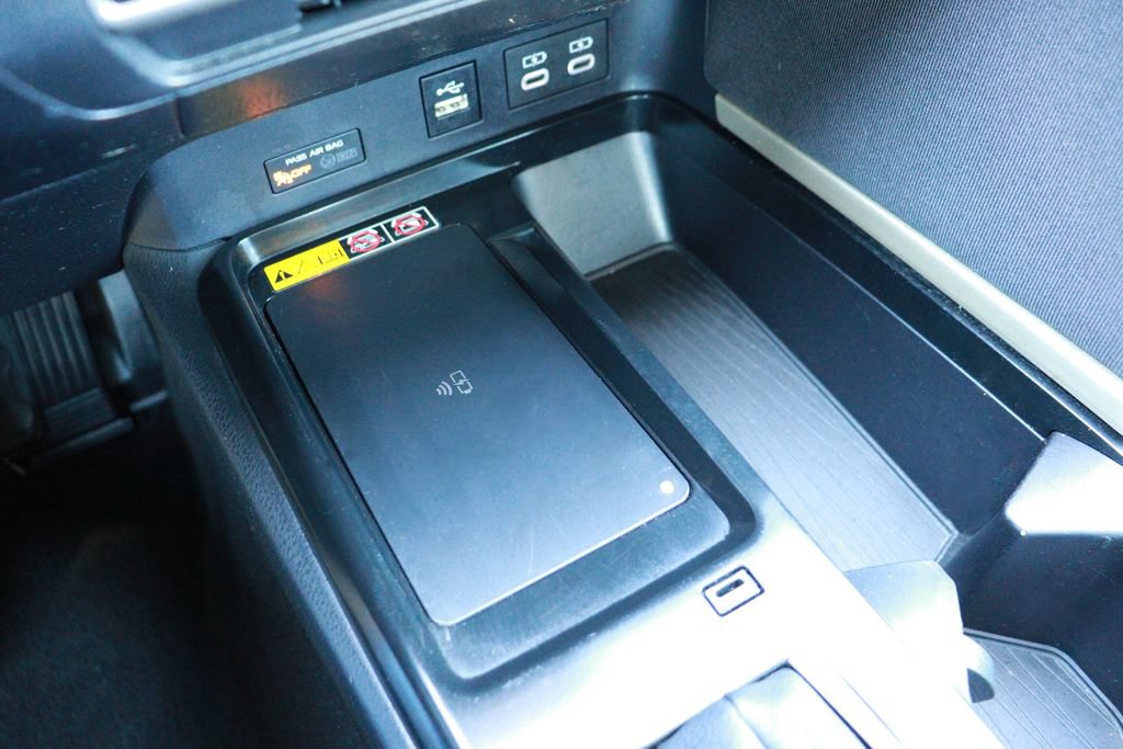 Used 2025 Toyota Camry LE w/ Convenience Package FWD image 19