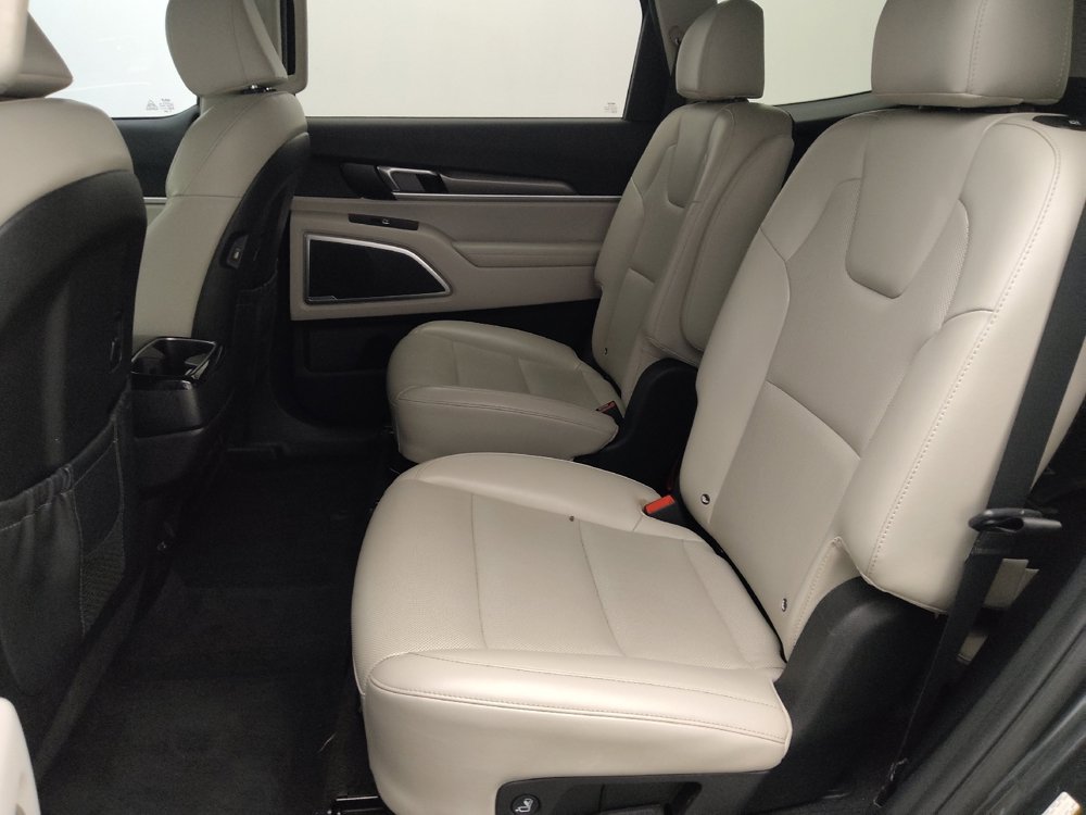 Used 2022 Kia Telluride S FWD image 18