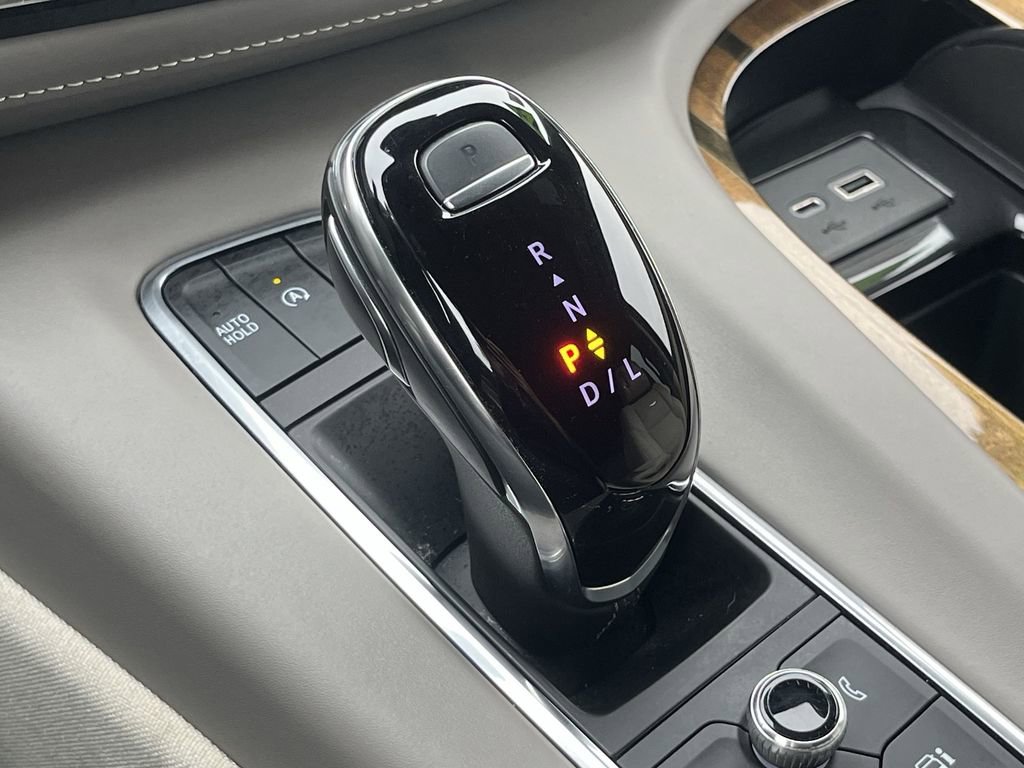 Used 2022 Cadillac Escalade ESV Premium Luxury Platinum w/ Heavy-Duty Trailer Package image 8