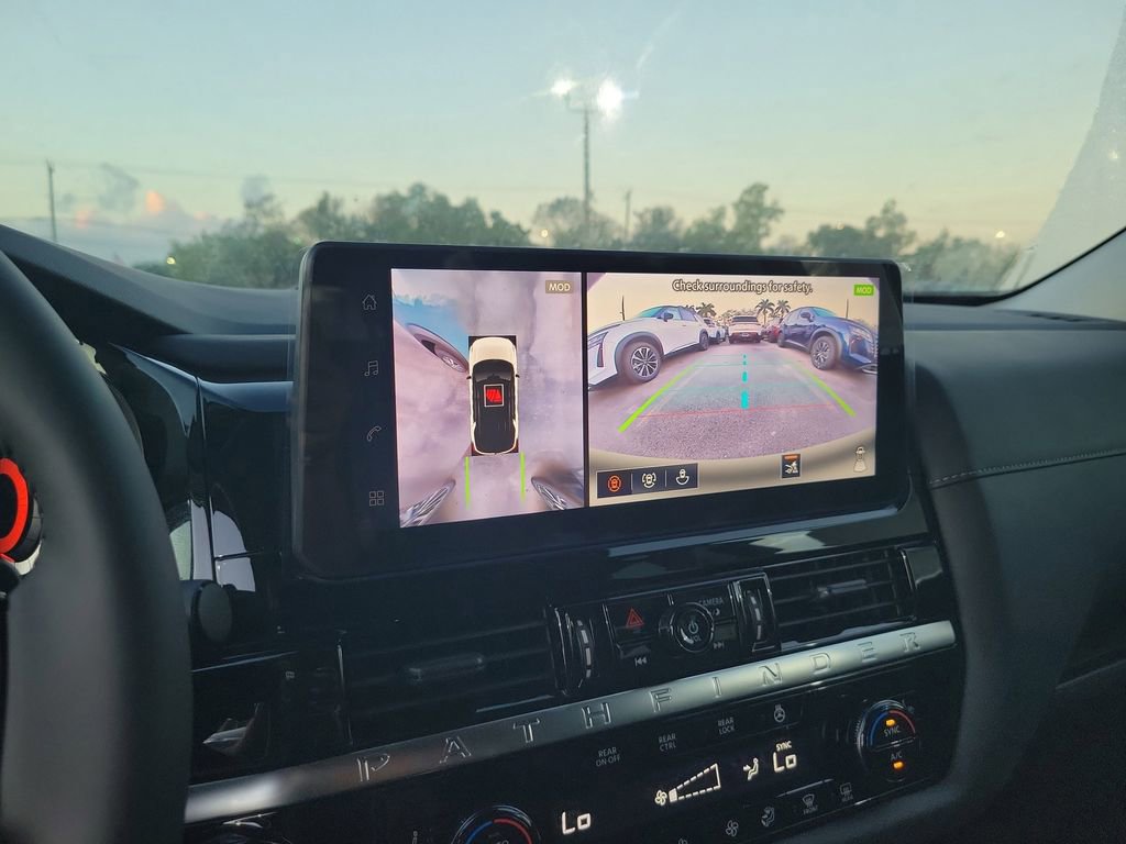 New 2026 Nissan Pathfinder SL image 10