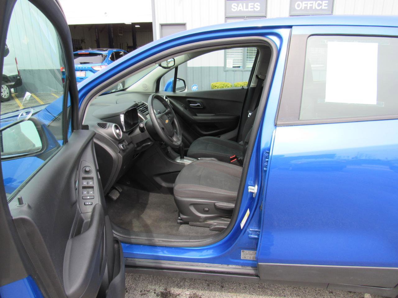 Used 2015 Chevrolet Trax LS FWD image 14