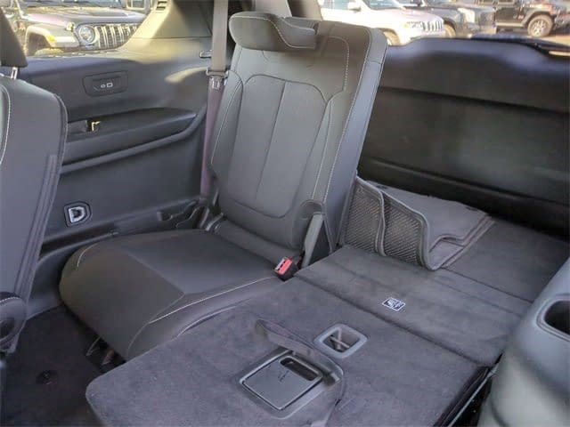 Used 2024 Jeep Grand Cherokee L Laredo w/ Luxury Tech Group I image 21