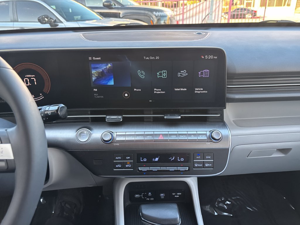 Used 2025 Hyundai Kona SEL FWD image 17