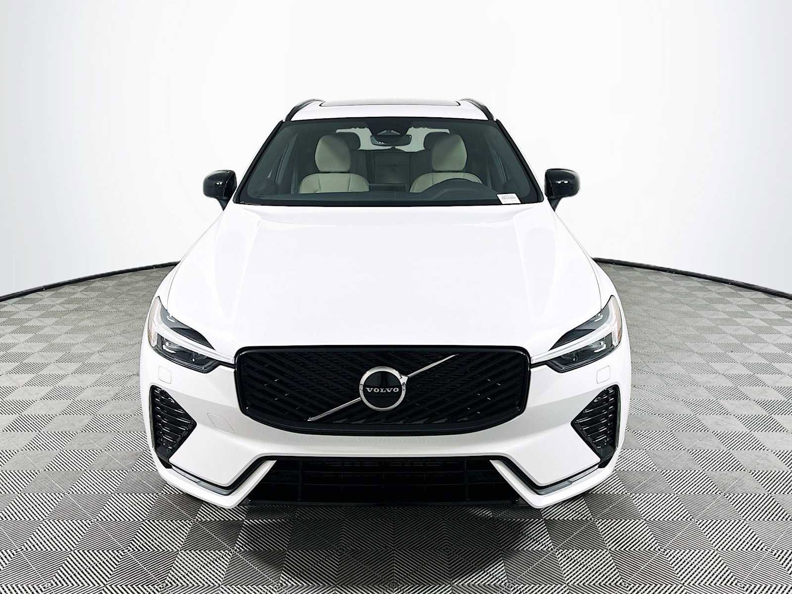New 2026 Volvo XC60 B5 Core w/ Climate Package PRO AWD/4WD image 2