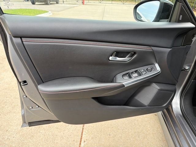 Used 2025 Nissan Sentra SR FWD image 12