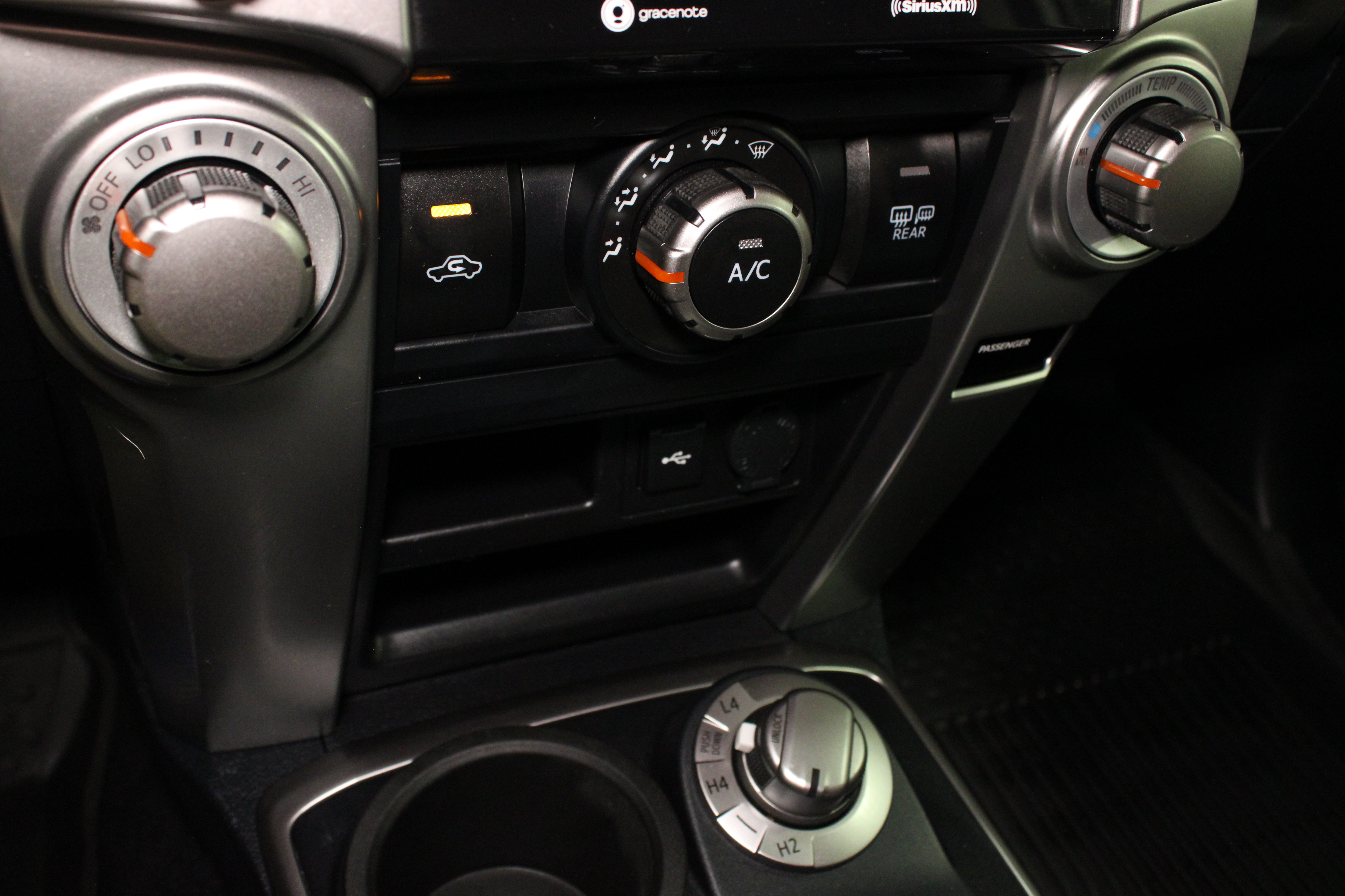 Used 2024 Toyota 4Runner SR5 AWD/4WD image 29