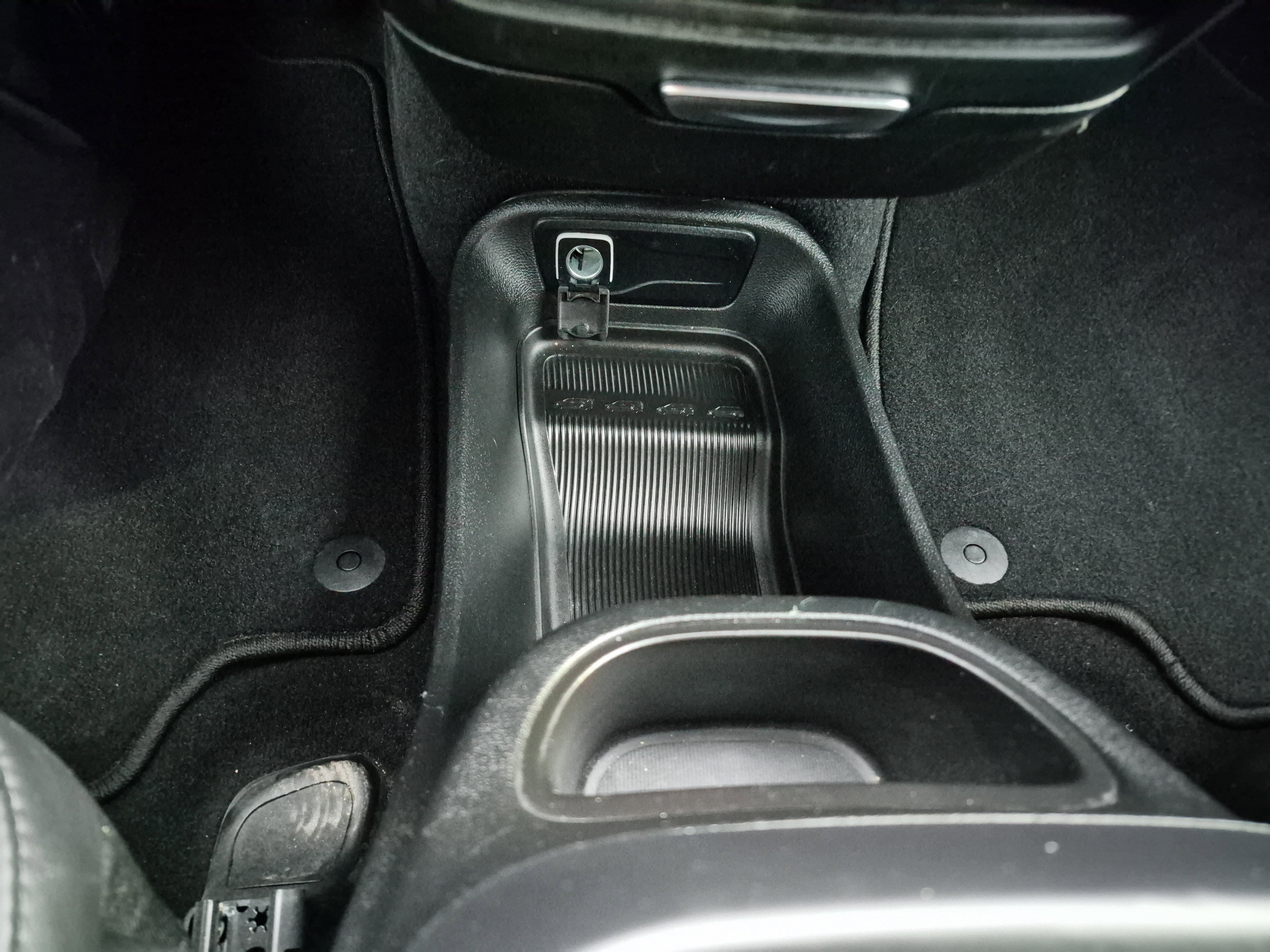 Used 2025 Chrysler Pacifica Select image 26