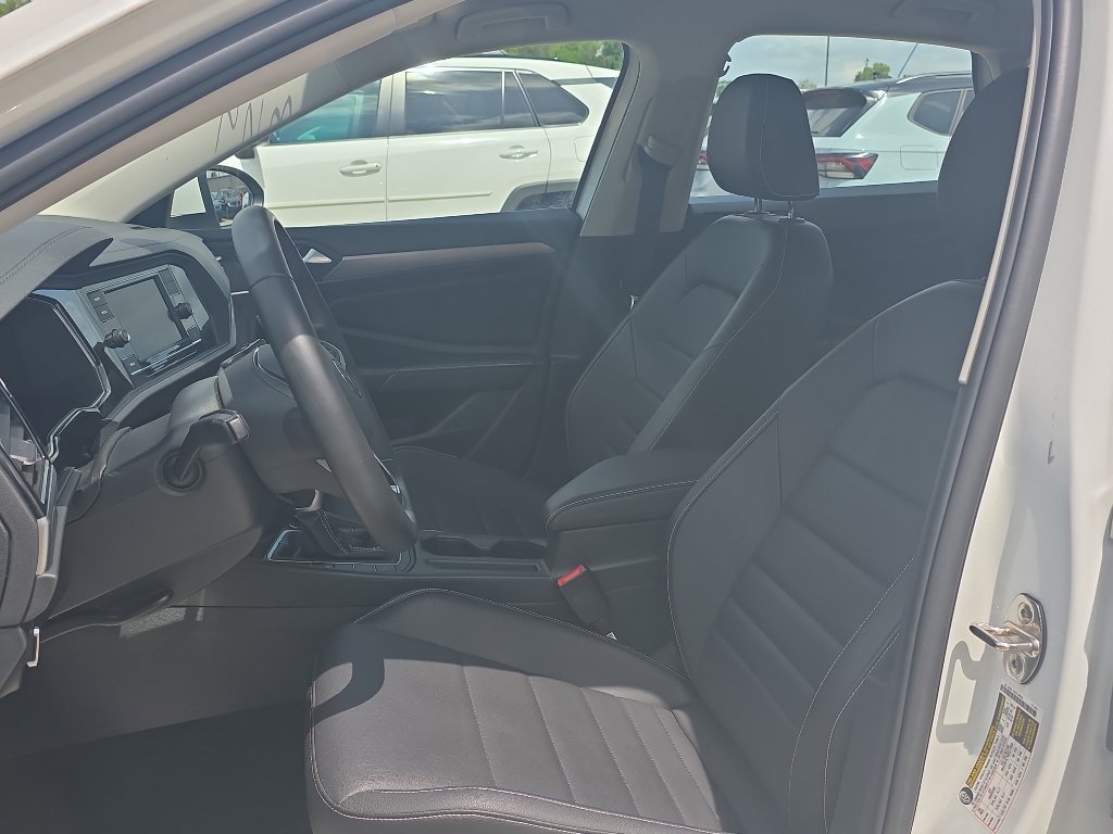 Used 2024 Volkswagen Jetta SE w/ Black Wheel Package FWD image 10