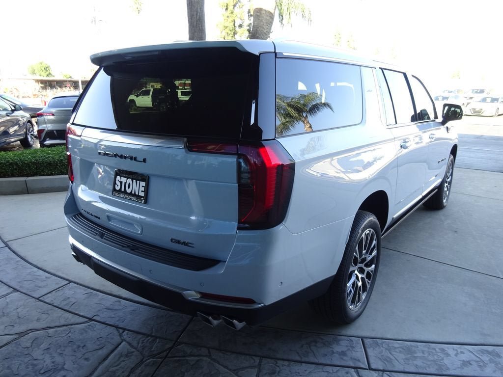 New 2026 GMC Yukon XL Denali w/ Denali Reserve Package AWD/4WD image 7