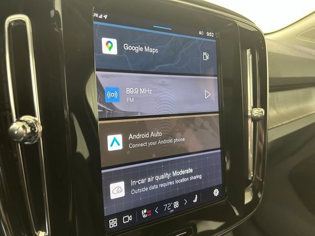 Used 2025 Volvo XC40 B5 Plus image 17
