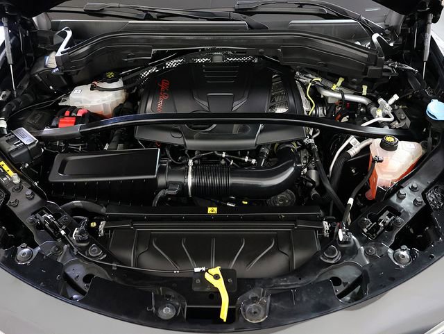 Used 2023 Alfa Romeo Stelvio Veloce AWD/4WD image 40