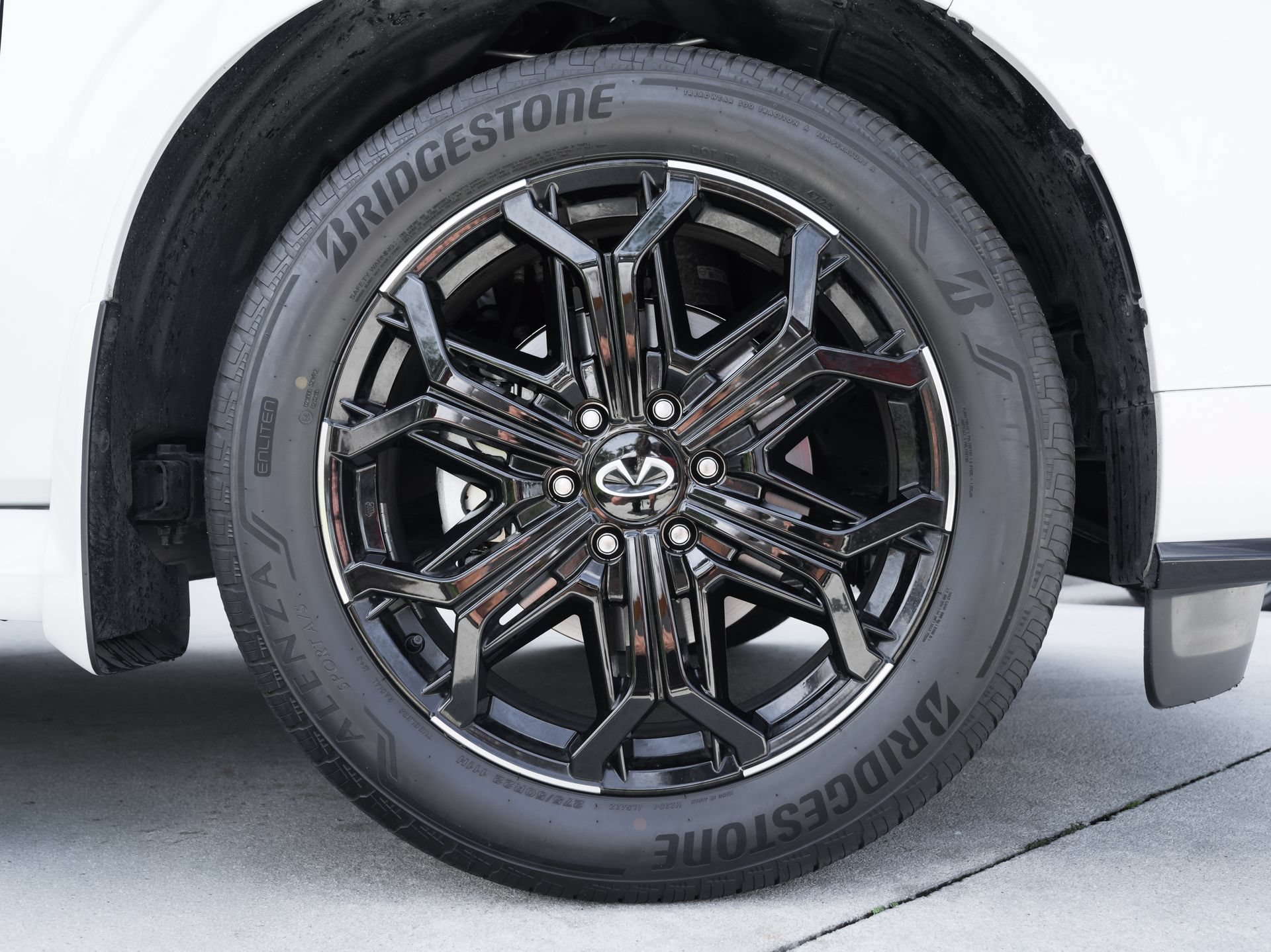 Used 2026 INFINITI QX80 4WD w/ Sport Exterior Package image 12