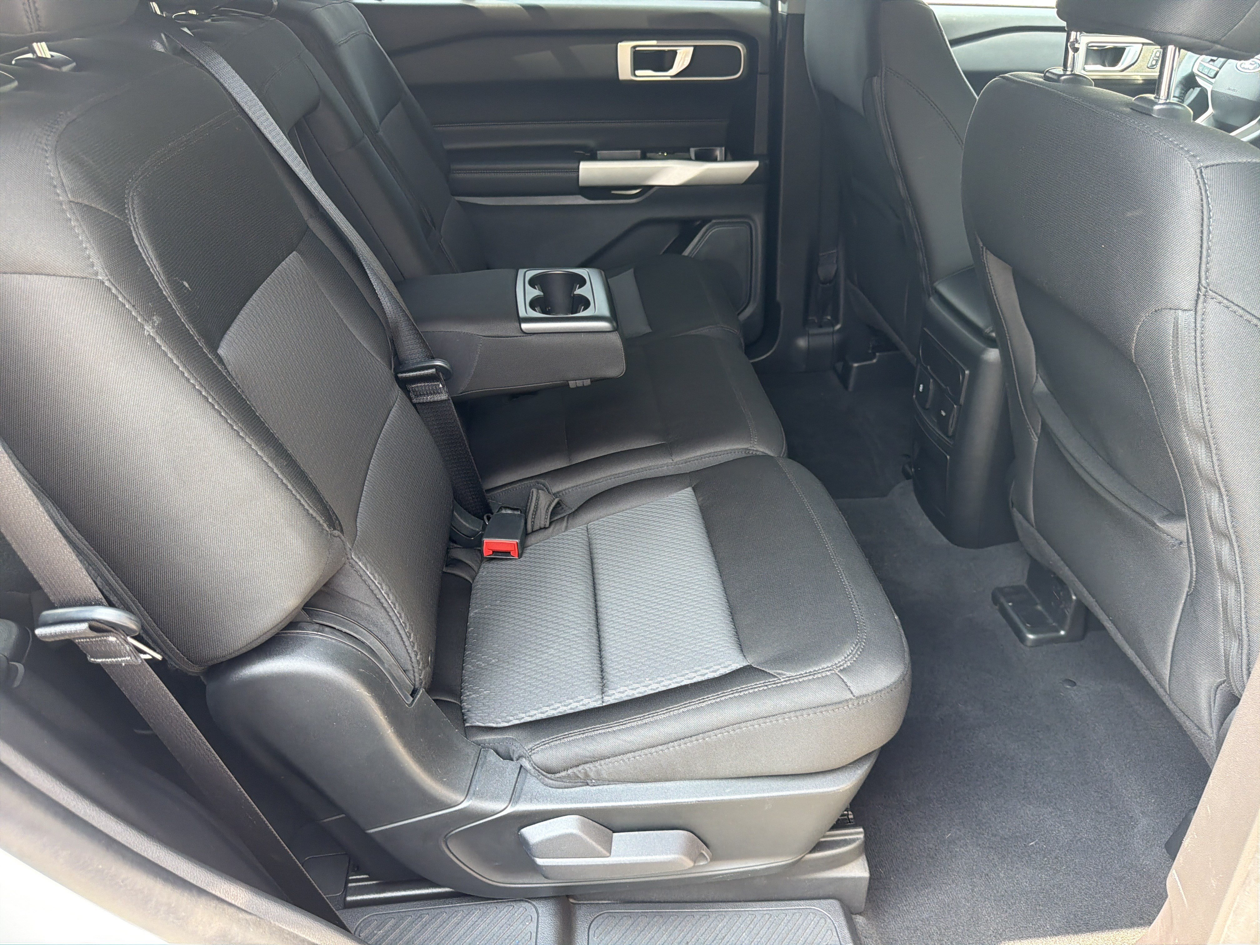 Used 2022 Ford Explorer XLT RWD image 18