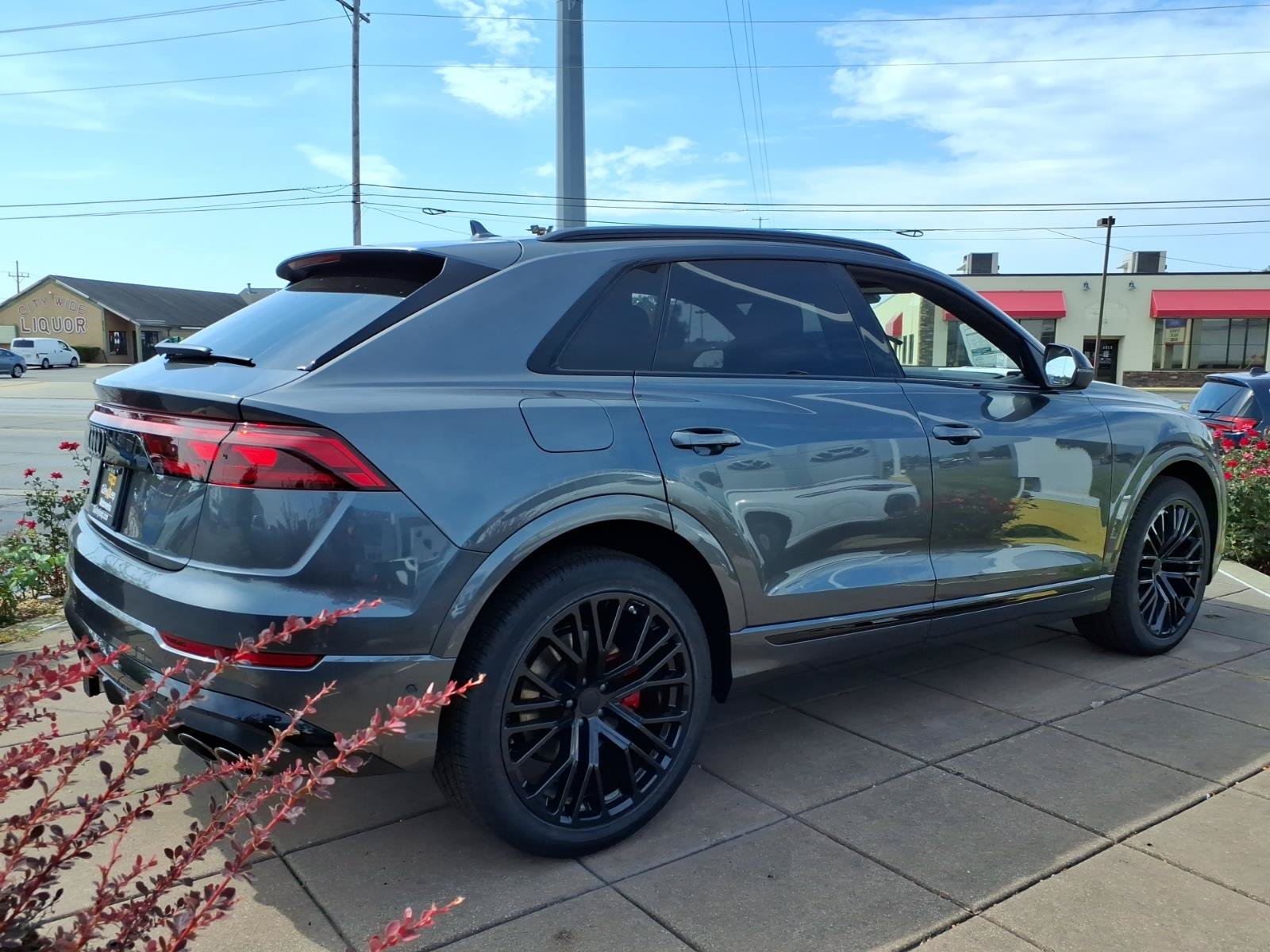 New 2027 Audi SQ8 Prestige AWD/4WD image 10
