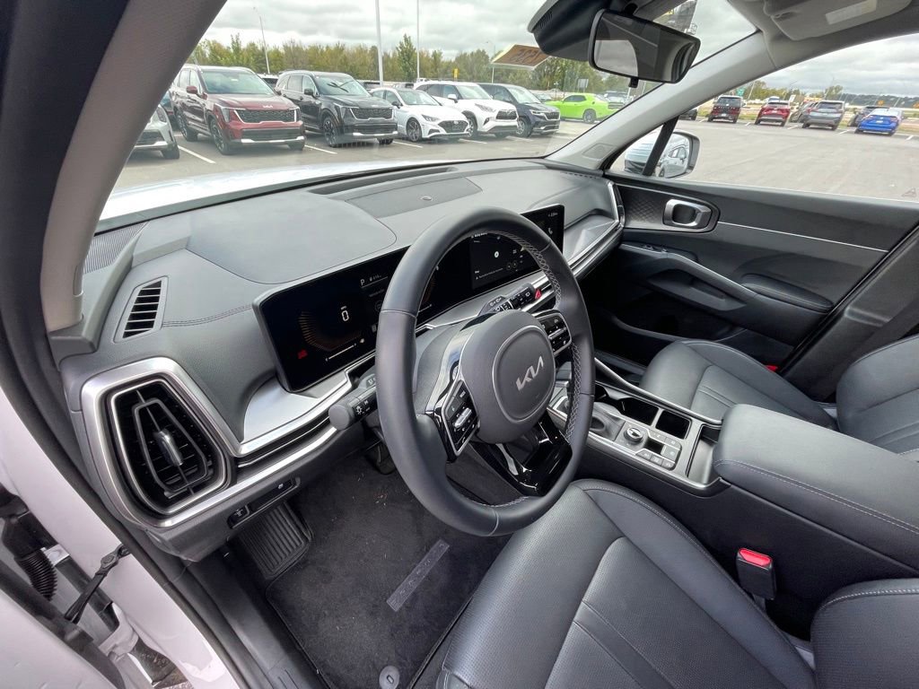 New 2025 Kia Sorento S image 9