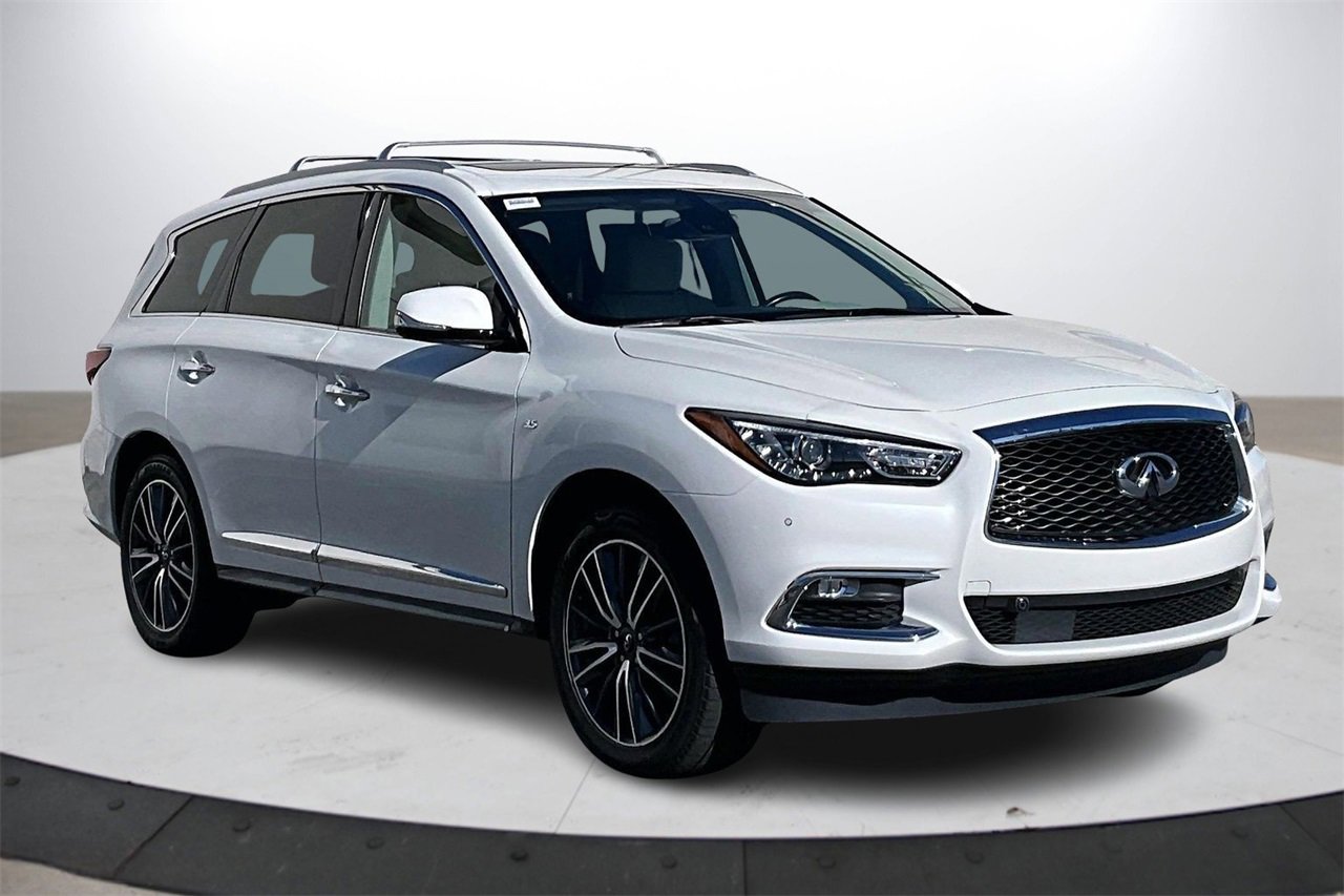 Used 2017 INFINITI QX60 Luxe w/ Deluxe Technology Package image 2