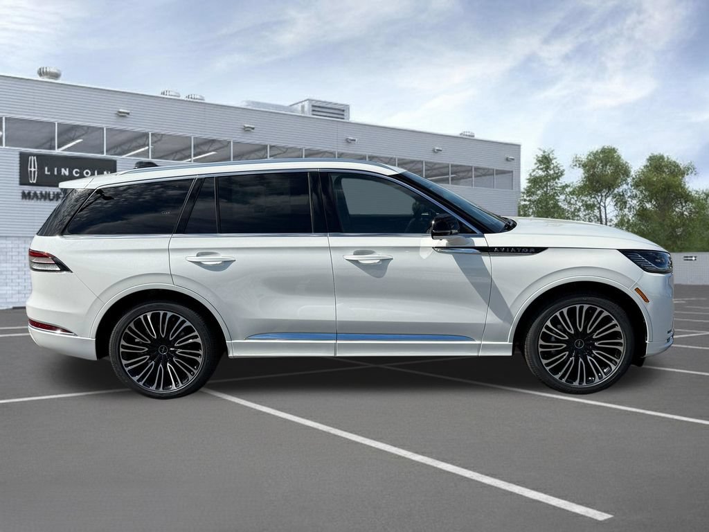 New 2026 Lincoln Aviator Black Label w/ Dynamic Handling Package AWD/4WD image 3