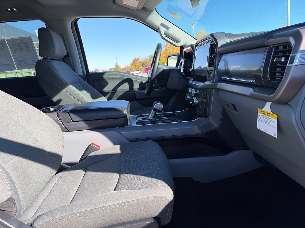 Used 2024 Ford F150 Lightning XLT AWD/4WD image 13